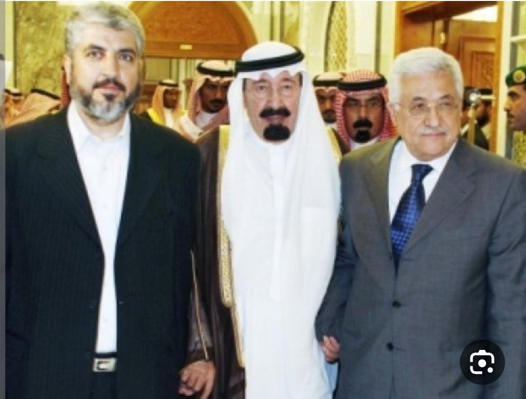 2
#غزه_تباد_والرياض_تحتفل
السعوديه
١-لم تعمل يوما مع اسرائيل
٢-دعمت فلسطين بالمال والجهد والإعلام واعترفت بحقهم بالمقاومه
٤-الملك عبدالله جمع المتخاصمين من فتح وحماس وحلفهم على كتاب الله في الحرم المكي أن يتوقفو عن عبثهم
وبعد أن عادو لفلسطين ب ٢٤ ساعه  بدأت الحرب بينهم
الخ ..