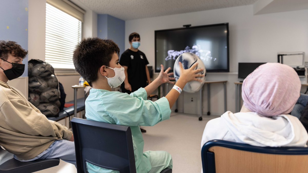 PGR_RUGBY's tweet photo. Gratitud inmensa de poder llevar el🏉 a lxs niñxs del área de oncología 🏥La Paz

Gracias a tod@s los socios de @pgr_ong , a las voluntarias,a los profesionales y entidades colaboradoras,mecenas, donantes y patrocinadores que lo hacéis posible.

Súmate en: https://t.co/cCwi5CSMh1 https://t.co/2bVyzQngIB