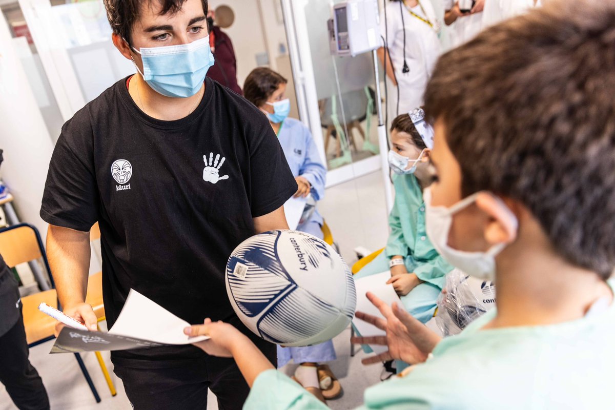 PGR_RUGBY's tweet photo. Gratitud inmensa de poder llevar el🏉 a lxs niñxs del área de oncología 🏥La Paz

Gracias a tod@s los socios de @pgr_ong , a las voluntarias,a los profesionales y entidades colaboradoras,mecenas, donantes y patrocinadores que lo hacéis posible.

Súmate en: https://t.co/cCwi5CSMh1 https://t.co/2bVyzQngIB
