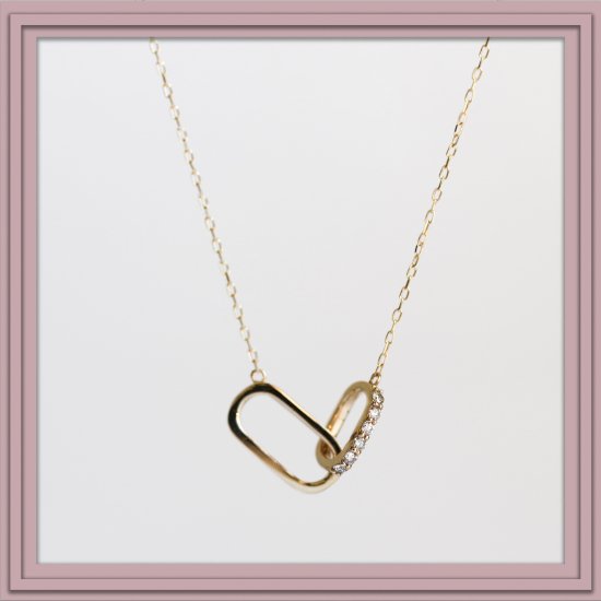 info_cuicui's tweet image. 2023 Christmas Collection  
【Diamond Necklace 〈LIEN〉 | K10YG】  
滑らかな曲線のゴールドに、ダイヤモンドの輝きでアクセントの効いたデザイン。
cui-cui-onlineshop.com/?pid=177691629 
#キュイキュイ #ジュエリー #ChristmasCollection #ゴールド #ダイヤモンド #ネックレス #ギフト #先行 #予約