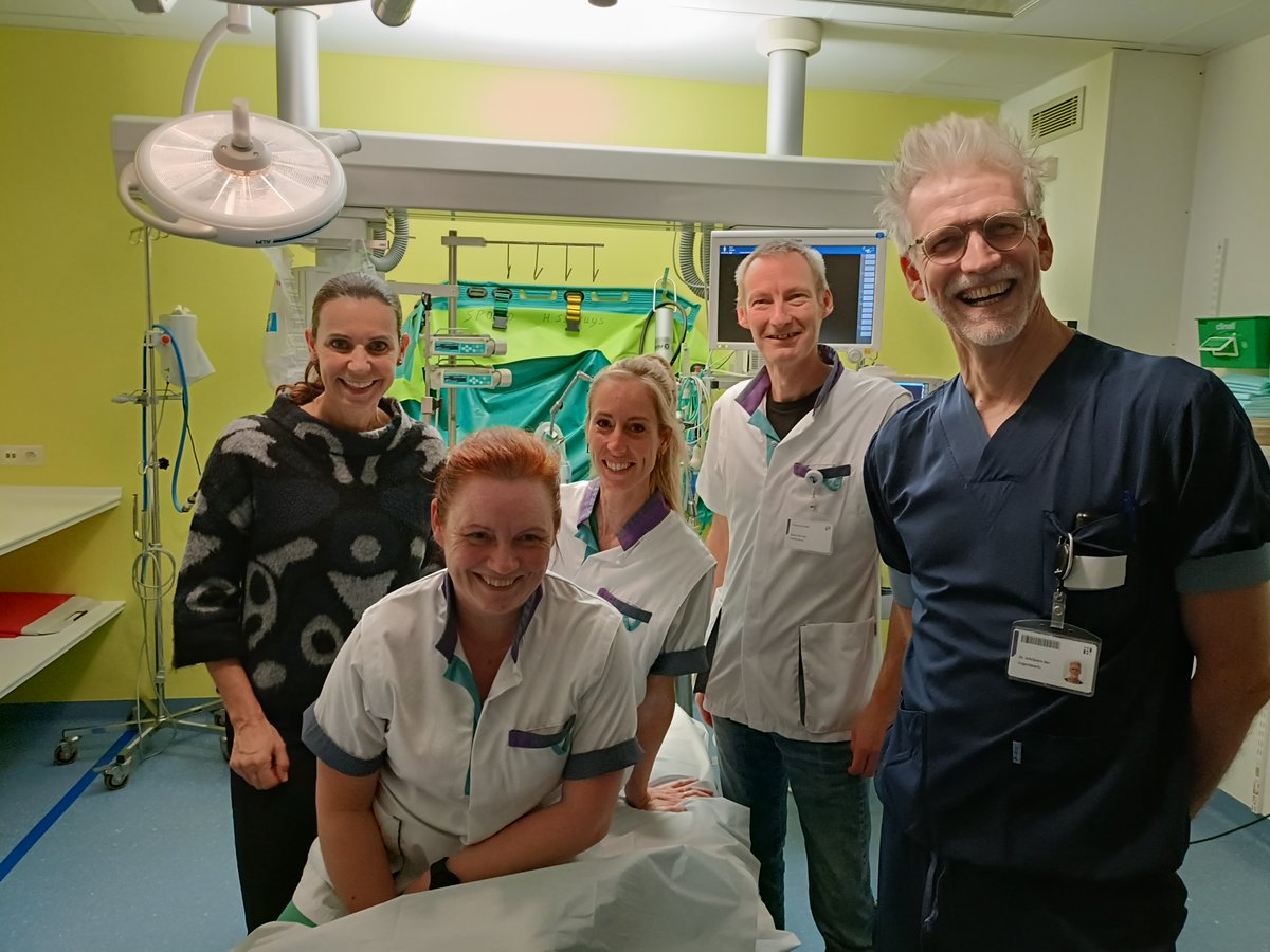 Na vele maanden voorbereiding startte AZ Oostende op dinsdagavond 31 oktober om 23.55 uur. 🚀

We gingen meteen van start op Spoed in AZ Oostende -Serruys met een Eerste Opvang Spoed.

Alle systemen werkten en vandaag gaan we in een extra stroomversnelling in ons opstartplan.