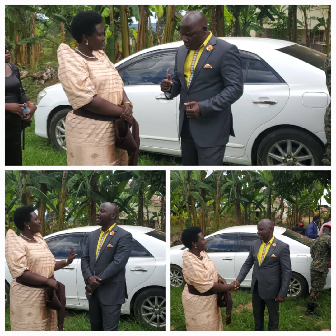 NakimuliHanifah's tweet photo. SPA/PA Hon Ruth Katushabe having a light moment with the NRM CEC Vice Chairperson Hon Godfrey Kiwanda Suubi on the sidelines of the Agriculture Expo in Bukomansimbi District recently..
The NRM we need..
#TovaKumain2026
#faceOf Uganda https://t.co/JOTetzkJfQ