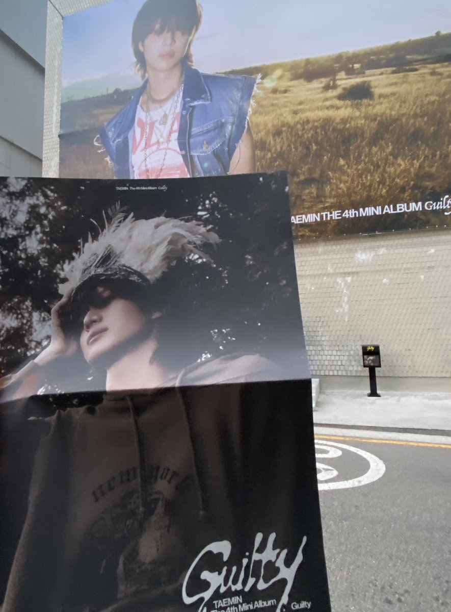 movemove3tm's tweet photo. 드디어 나도 길티 페이퍼 받았다 !!!
가는 길에 본 현수막도 예쁘다💗
태민 향한 내사랑을 옆에 일방통행 표지판이 대변해줍니당ㅋㅋㅋㅋㅋ
@shinee @xoalsox #Guilty #Guilty_Paper https://t.co/8RwFDCndIB