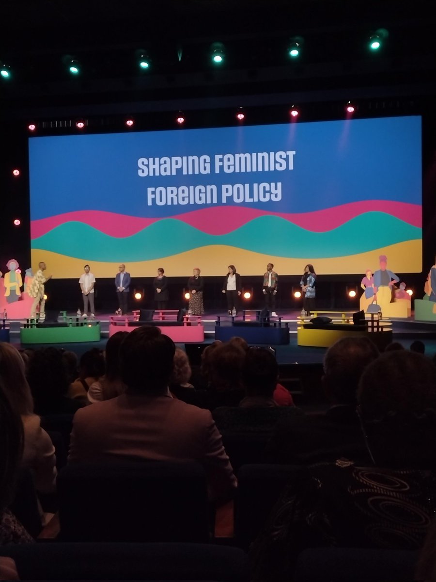 Shaping feminist foreign policy conference in The Hague kicks off with the voices of avtivisis! Good start!
#sffp #feministfp #feministpeace