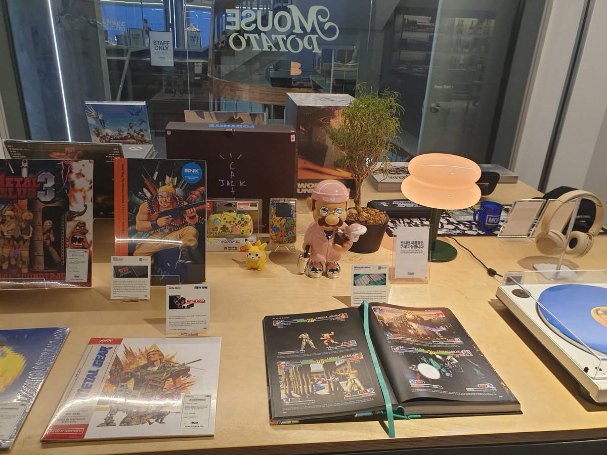 Hhh000172's tweet photo. [SBXG(Liiv SANDBOX) - Mouse potato]

Cafe Near Jonggak Station's Hot Spots,
I learned about the new term 'mouse potato,' and the atmosphere at the entertainment space and dining bar was so good!

#SBXG #Mousepotato #Retrogamingconsole #cafe #bar #Jonggak #Seoul https://t.co/QZGwIRQXl0