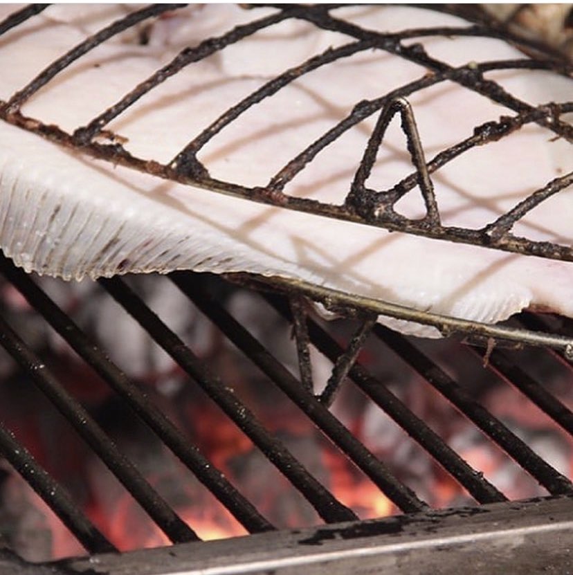 Rodaballo salvaje asado a las brasas!!!

#RestauranteCasaUrola #CocinadeTemporada #Parrilla #Pintxos #Producto #Food #CocinadeProximidad #Gastronomie #Foodlovers #Tapas #Wine #Asador #Gastronomy #Donostia #SanSebastian