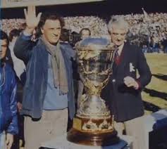 _lanumerouno's tweet image. Feliz cumpleaños @Alfio_Basile!!
Como jugador,  campeón en 1966, Copa Libertadores y del Mundo en 1967. Como DT, ascenso en 1985, Supercopa e Interamericana 1988, semifinalista Libertadores 1997. 
Un pedazo de.nuestra historia. 
Muchas gracias toda la vida!!
#Basile #Racing