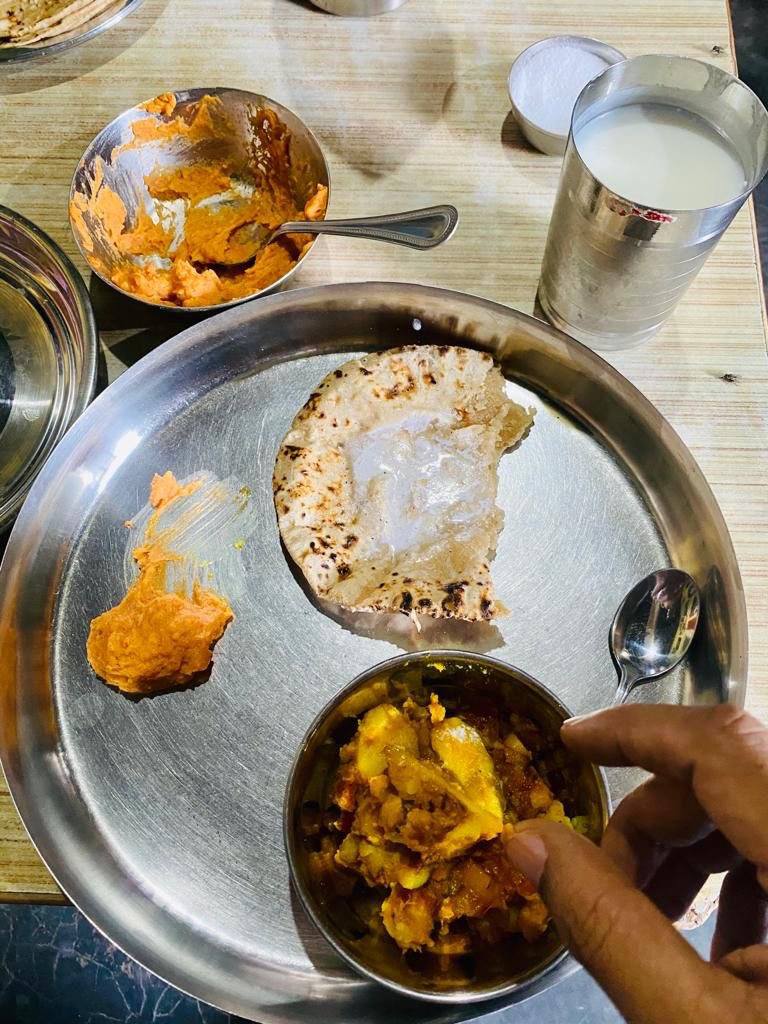RandeepHooda's tweet photo. “दूध दही का देसी खाणा,
धोती खंडके का सीधा बाणा।
खेल हो या फ़ौज, सब तै आगे पाणा,
जिंदाबाद रहे सदा म्हारा हरियाणा।”

हरियाणा दिवस की सबनाए राम राम ॥

#HaryanaDay #Haryana #HarayanaDiwas #हरियाणा https://t.co/aR9BfBXvkg