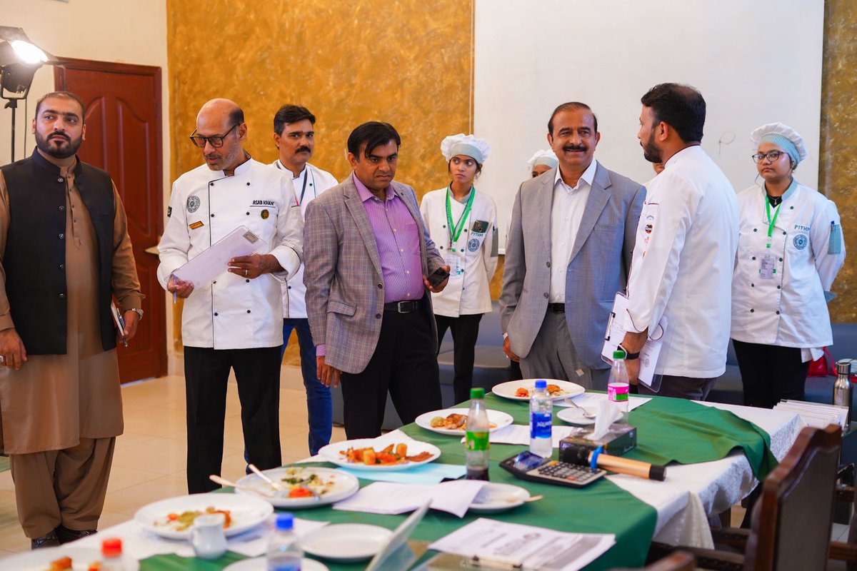 CultureSindh's tweet photo. Karachi(19th October): Secretary Culture Abdul Aleem Lashari visits Karachi’s 1st culinary championship held at PITHM along with Director PITHM Hidayatullah Rajar and Secretary Film Censor Board Adil Ahmed.
•
#pithm #worldchifday #cookingcompetition #karachi #sindhculture https://t.co/jVzrNqQuU1