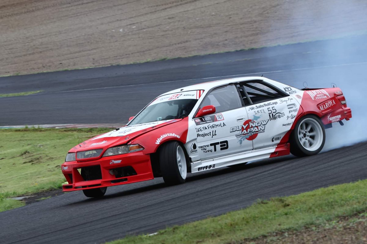 rmr_rahman's tweet photo. ‼️拡散希望‼️
日曜日大会って言うのに、ラーマンランドで大会車両の中からワンタッチボス付きのステアリングが盗ま��た😅
車動かせないじゃん😂
もっとお高いヘルメット、ハンズとか積みっぱなしだったのに😂防犯カメラの映像を公開する前に返してくれないかなぁ🙏
4枚目にボス付き写真になります。 https://t.co/9jIEBDjet4