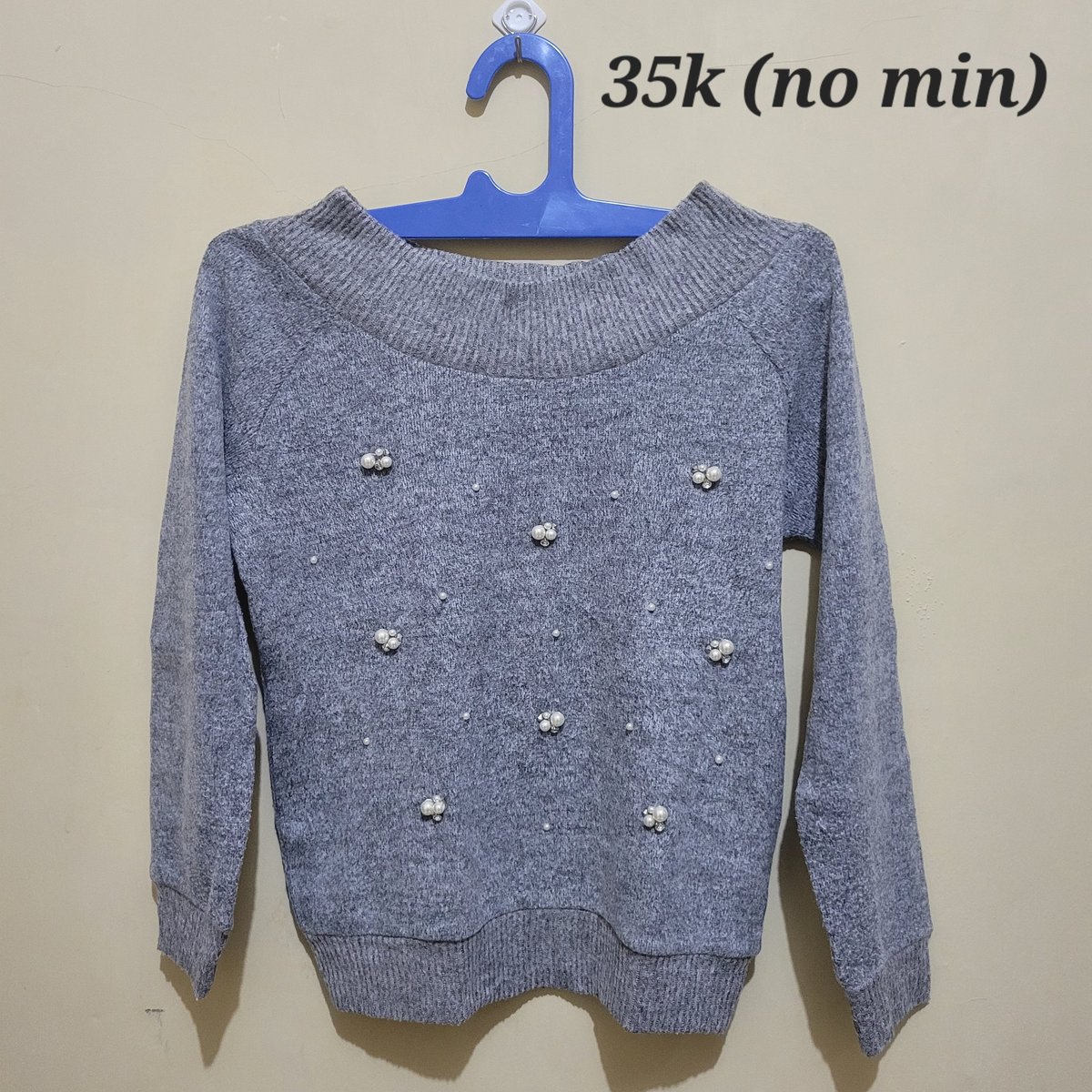 thermois's tweet photo. [Help RT]
Aku mau preloved baju nih, buat harga dan keterangannya udah tertera di foto ya. Kindly dm me kalo kalian tertarik sama bajunya
Pengiriman dari bogor https://t.co/UcrirBJXD4