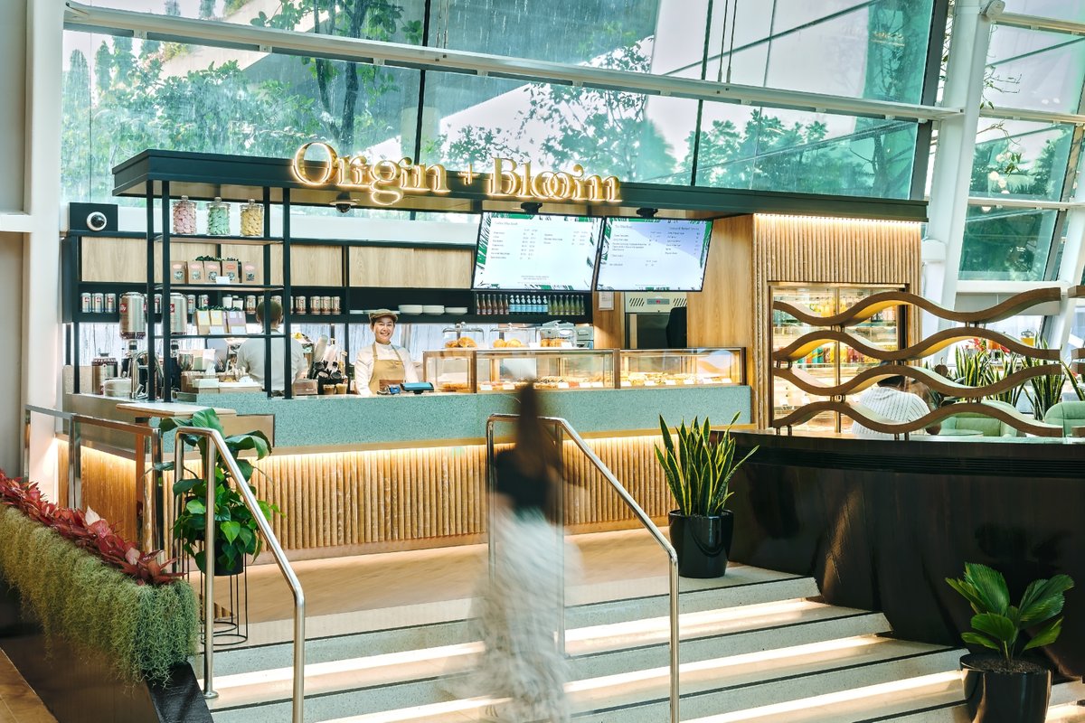 marinabaysands's tweet photo. Unwind at the new Origin + Bloom outlet, nestled in the heart of Rising Forest at our Hotel Lobby Tower 2. Treat yourself to our delightful pastries and #coffee. 🌿🍰 #OriginAndBloom #MarinaBaySands https://t.co/5Drr69pVvi