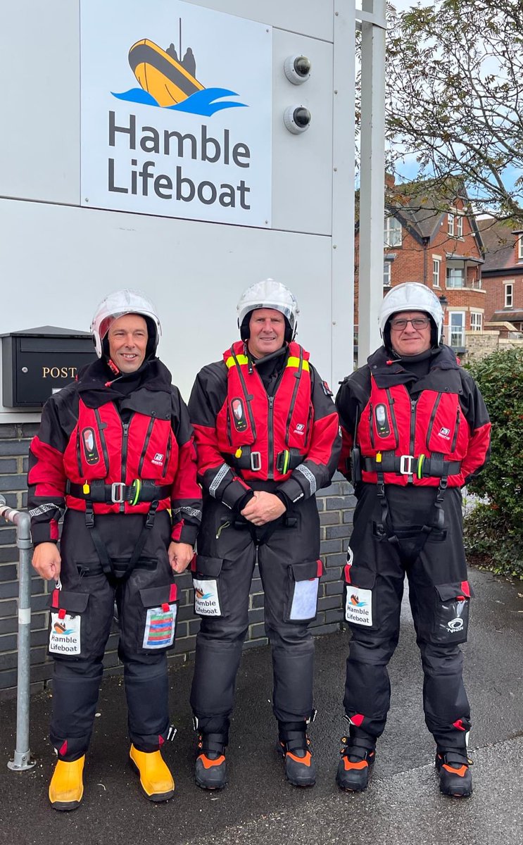 🙏🙏🙏A huge thank you to Baltic Safety Products, Ian, Colin and David, for giving Hamble Lifeboat new Lifejackets. 

The support we get from local businesses is truly amazing and we wouldn't survive without you. 🧡

#independentlifeboat #lifeboats #southampton #savinglivesatsea