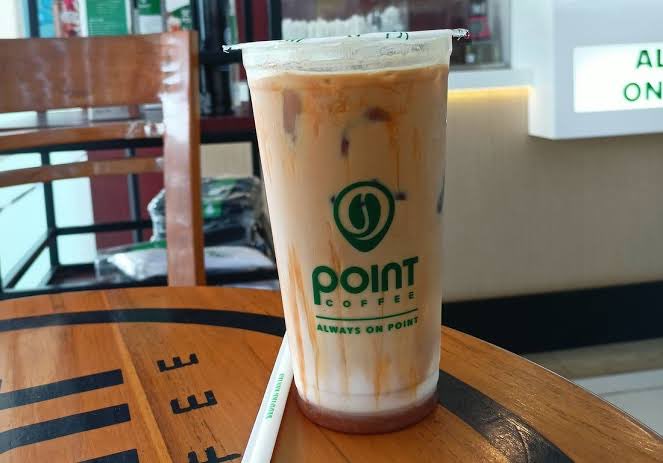 txtdrkuliner's tweet photo. Kalau es kopi lokal yang terenak kita sepakat apa nih? https://t.co/YKBCu1yMiR
