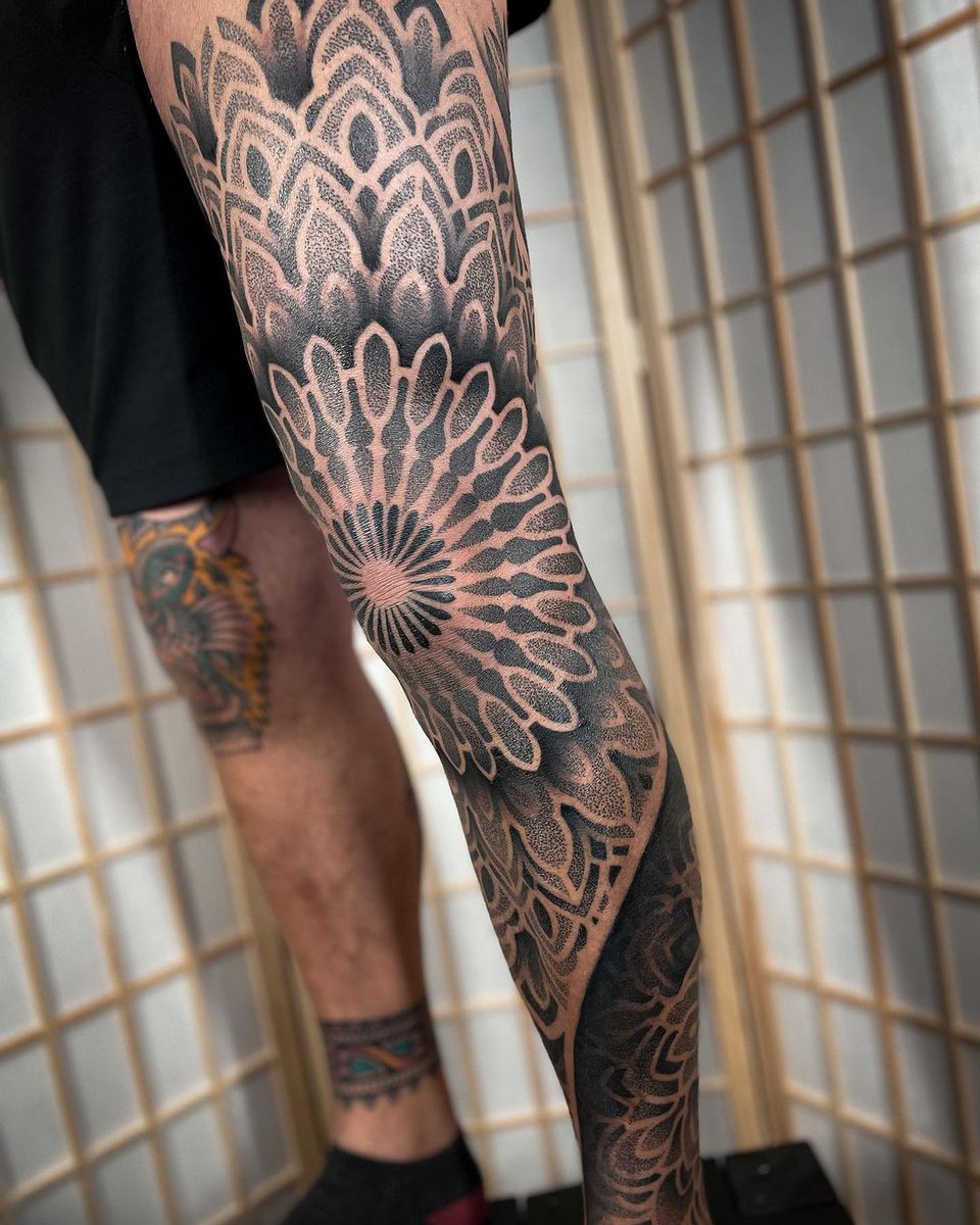 Amazing work from Tomm Birch with Killer Ink tattoo supplies! 

#tattoo #dotworktattoo