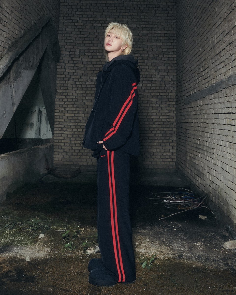 ndy_kr's tweet photo. NERDY - 23F/W Collection : [Rise anew]
with SEVENTEEN "THE 8"
 
자신만의 예술관, 그리고
무한한 가능성을 가진 아티스트 "THE 8"이
널디의 새로운 모델로 함께 합니다.
 
새로운 뮤즈 세븐틴 'THE 8'과 함께 한
널디의 23F/W 컬렉션을 지금 만나보세요.
 
#널디 #NERDY #23FW #THE8 #디에잇 https://t.co/2vLF0t9Vuh
