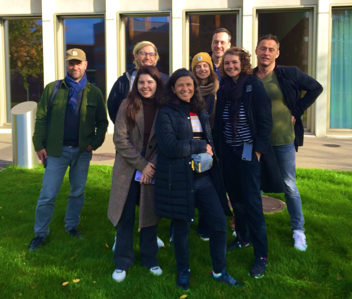 Mit <a href="/j_network/">journalists.network</a> sind wir in der Schweiz 🇨🇭 zum Thema #KI und #Innovationen unterwegs. Heute sind wir im Klinikum Balgrist und lassen uns den brandneuen Simulationsoperationssaal OR-X zeigen <a href="/IamBjoern/">Björn Erichsen</a> <a href="/samarkaram/">samar karam</a> <a href="/LSKHandelsblatt/">Lina Sophie Knees</a> @indilivuell <a href="/joel_schmdt/">Joel Schmidt</a> Tobias Asmuth <a href="/tomtjes/">Thomas Reintjes</a> 🥳