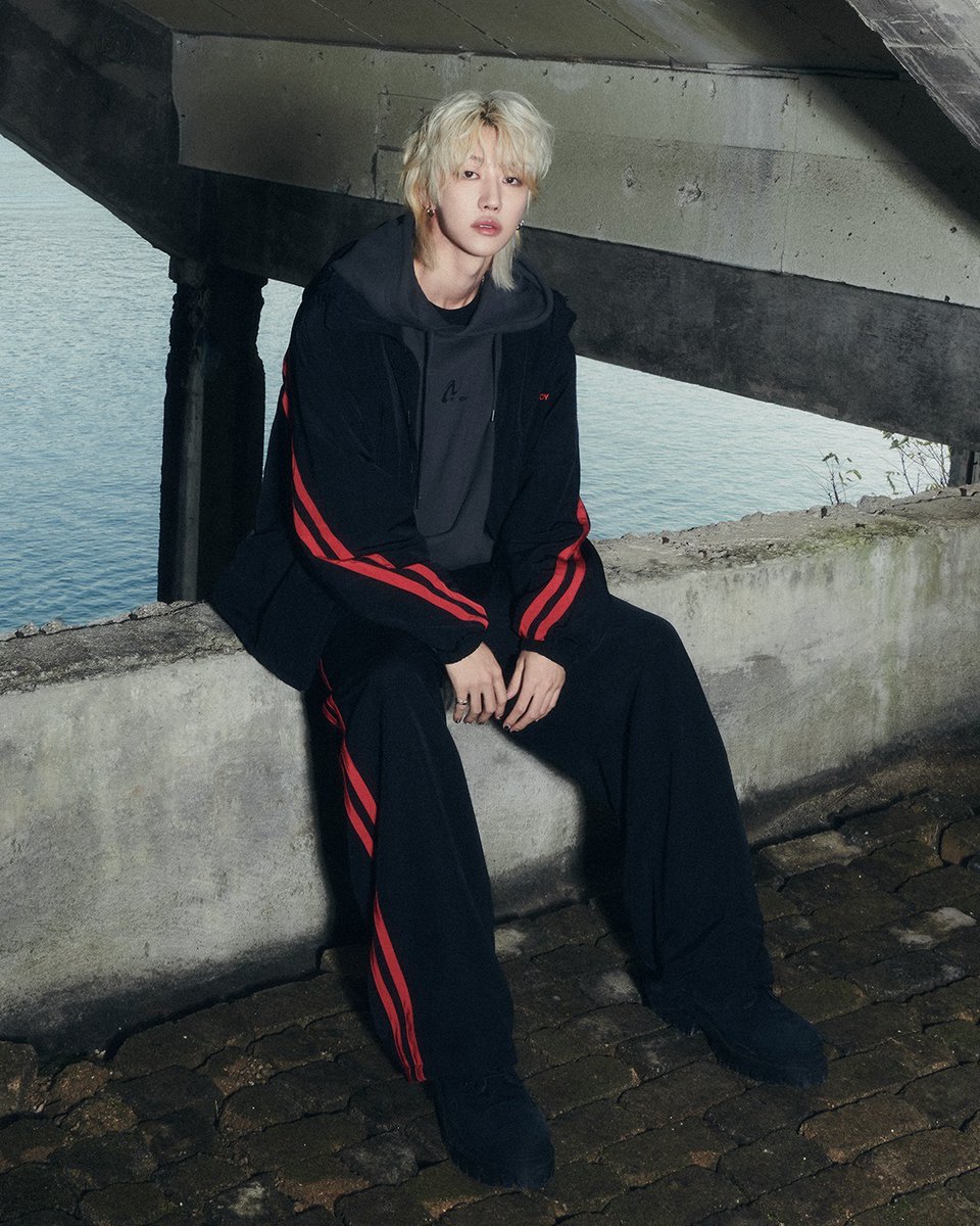 ndy_kr's tweet photo. NERDY - 23F/W Collection : [Rise anew]
with SEVENTEEN "THE 8"
 
자신만의 예술관, 그리고
무한한 가능성을 가진 아티스트 "THE 8"이
널디의 새로운 모델로 함께 합니다.
 
새로운 뮤즈 세븐틴 'THE 8'과 함께 한
널디의 23F/W 컬렉션을 지금 만나보세요.
 
#널디 #NERDY #23FW #THE8 #디에잇 https://t.co/2vLF0t9Vuh