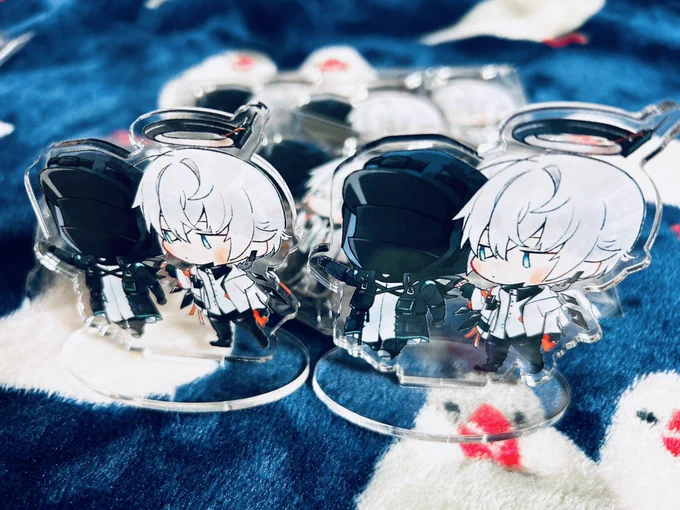 葬博おさんぽアクスタ届いた〜! 前回数個しか作っていなかったので、気持ち多めに…イベントに持っていきます! ちょっとだけ大きくなりました!絵柄に変更はございません (←前回、今回→)