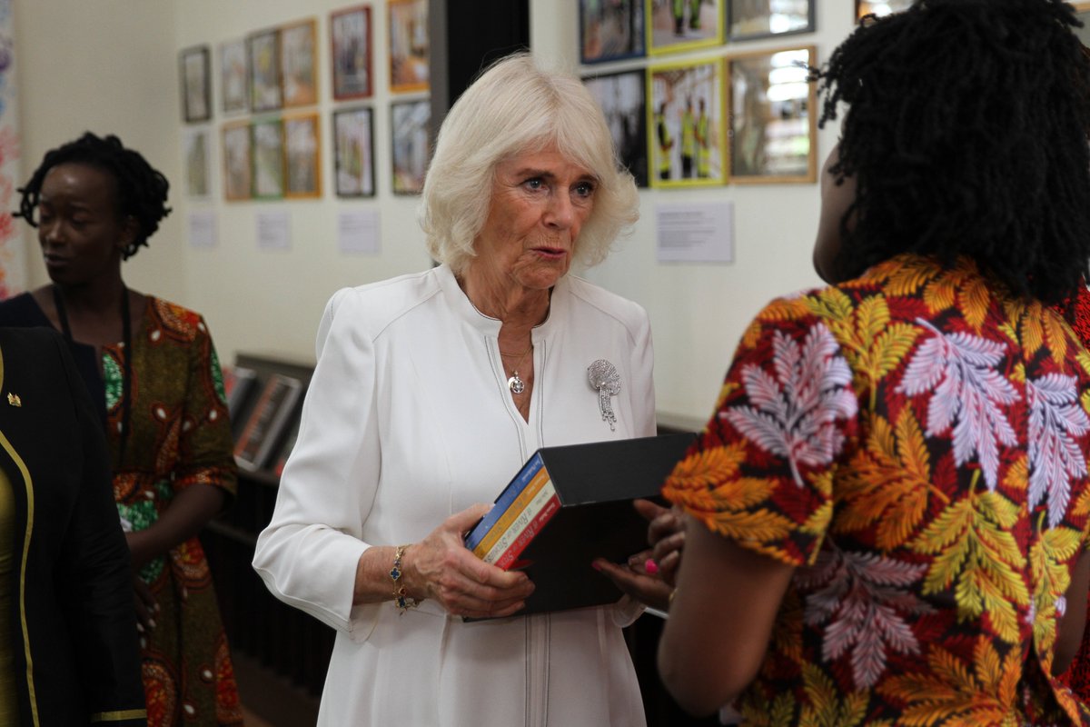 ke_British's tweet photo. Later, Her Majesty participated in a reading session with a group of children at the Eastlands Library, in Nairobi, Kenya. The children were reading Lion and Mouse by Catalina Echeverri. @TheBookBunk @Book_Aid @UKinKenya @RoyalFamily #GoFarGoTogether #RoyalVisitKenya https://t.co/CPkPOQ6ruH