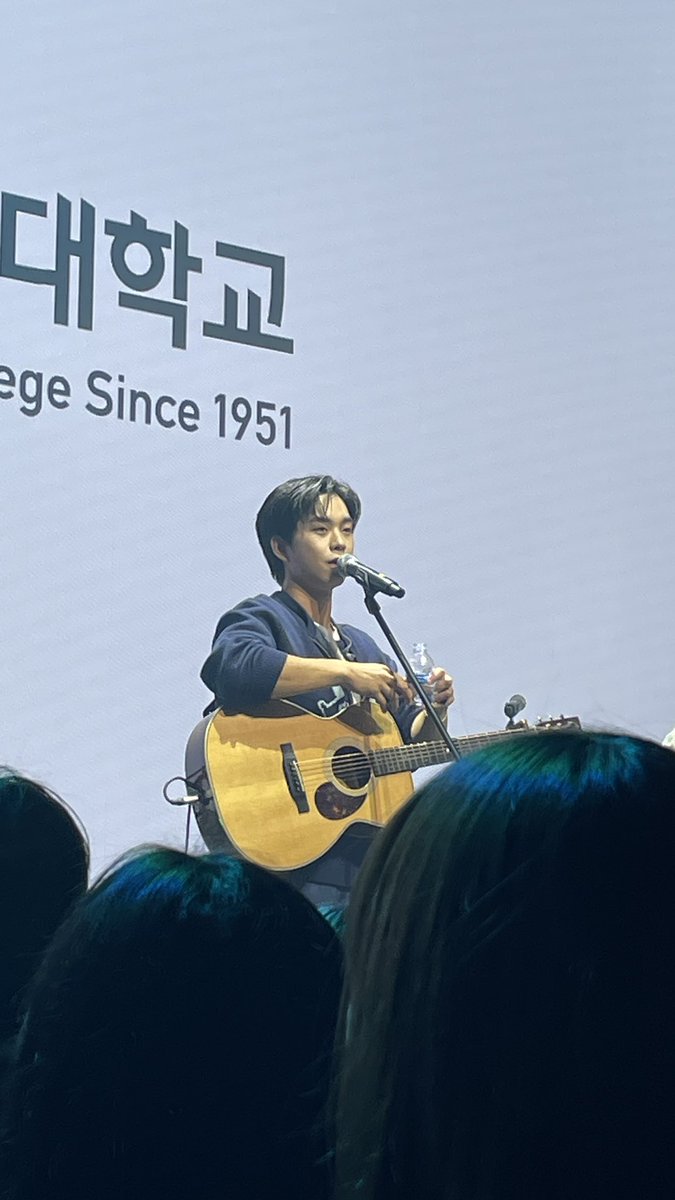 hoper_127's tweet photo. 진짜 개잘생김 https://t.co/13mPBOitFG