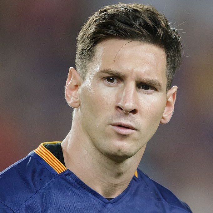 neo_vsk's tweet photo. AHAHAJAJSKSJSKWJWJKSKS le barber de messi faut vraiment le retrouver ce mec c’est un vrai criminel https://t.co/6WhJfYC2Ag