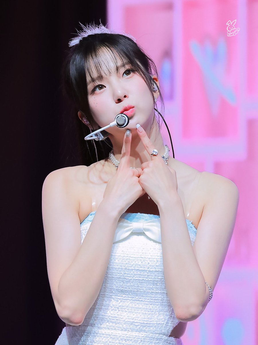 liebre_0812's tweet photo. 231021 케플러 팬미팅 1일차

오션뷰.. 리버뷰.. 알러뷰❣️
#최유진 #유진 #ユジン #CHOI_YUJIN #Yujin #Kep1er #케플러 #ケプラー https://t.co/OZl91tdtG4