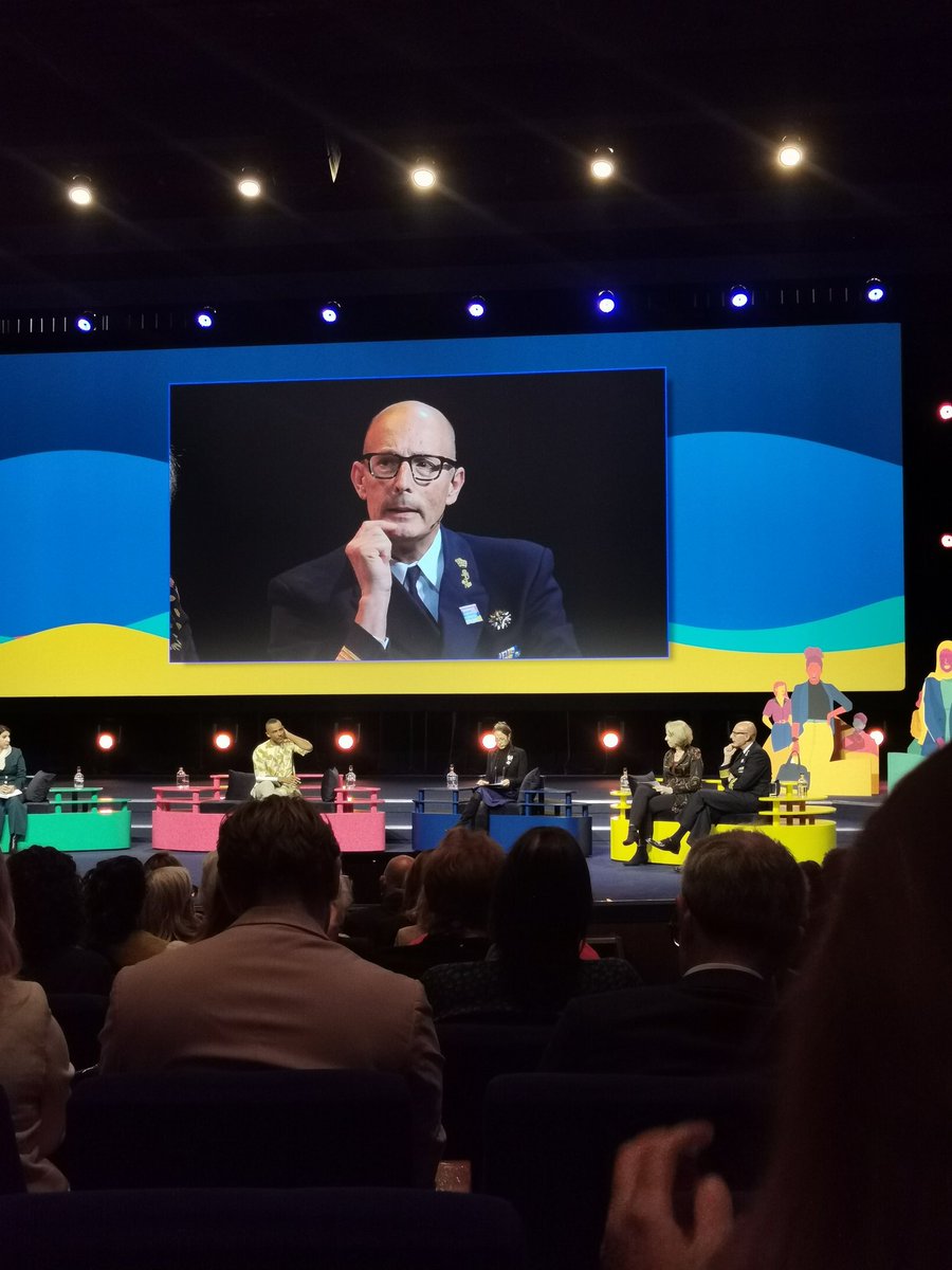 Dutch Minister of Defense on the panel for women, peace and security at #ShapingFFP conference is asked "why are you here?"
Exactly! Pink washing the military or defense sector is NOT FEMINIST! #demilitarisation #disarmament Is a requirement for #feministfp! #feministpeace #sffp