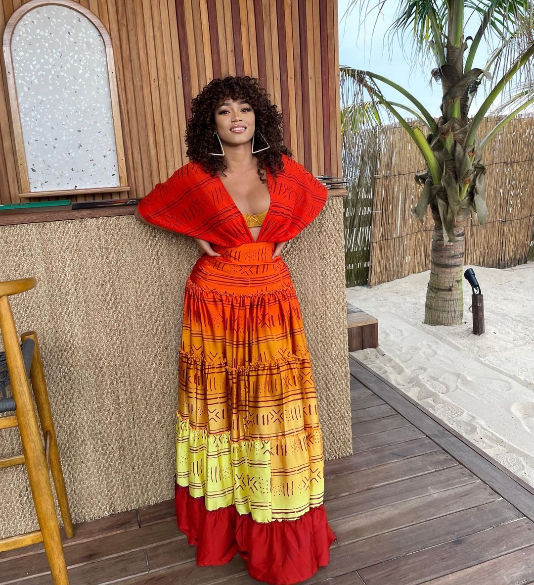 itsthestylehive's tweet photo. Get into this silk #AtelierMolato dress on @josiana_lou.

Thoughts?

#TheStyleHive 
#SilkDress
#vacationoutfit https://t.co/wgGvZItnnH