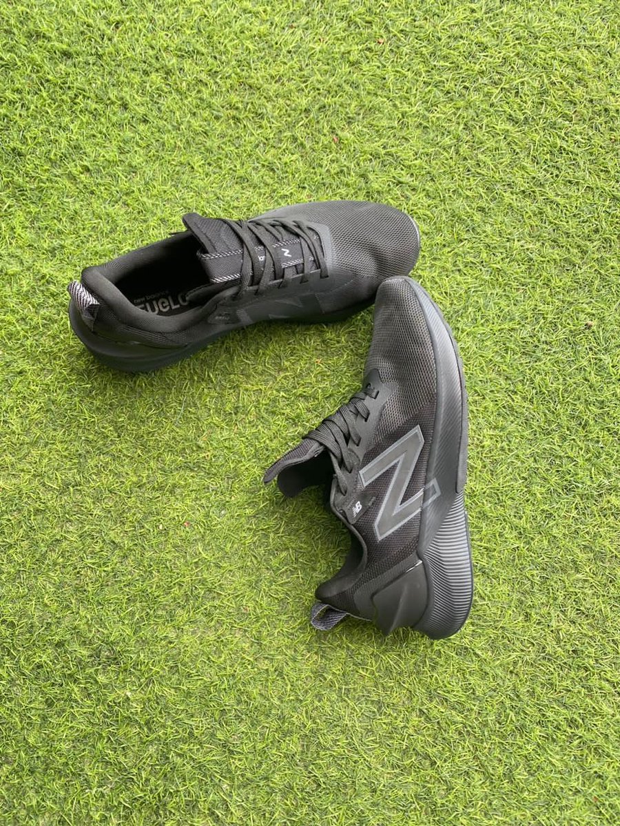 bro__jk's tweet photo. Vitu za “i run” hivi hapa kwa mwendo wa 95k tu.😂

📍Mbezi B, Africana 
📞0682448630 https://t.co/qfYqpsrxZf