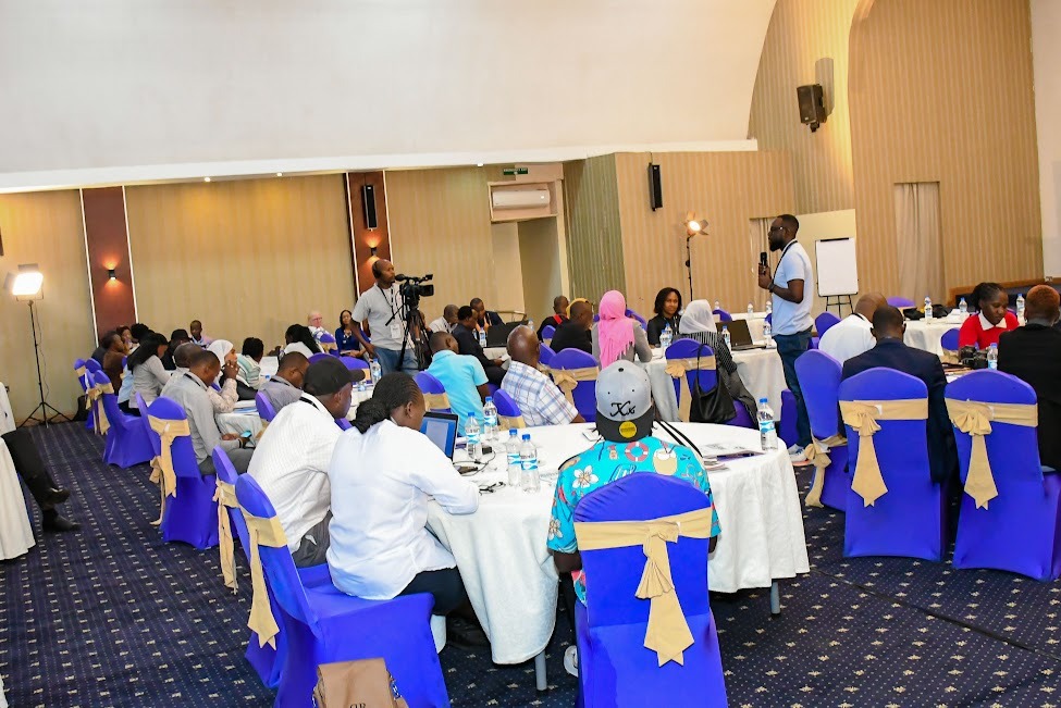 MUHURIkenya's tweet photo. MUHURI is in Kisumu, participating in the 3rd Civic Space Protection Summit. This two-day event takes stock of human rights achievements and challenges in Kenya, thirteen years after the promulgation of the Constitution of Kenya 2010.
1/ https://t.co/5M2fmTWHDn