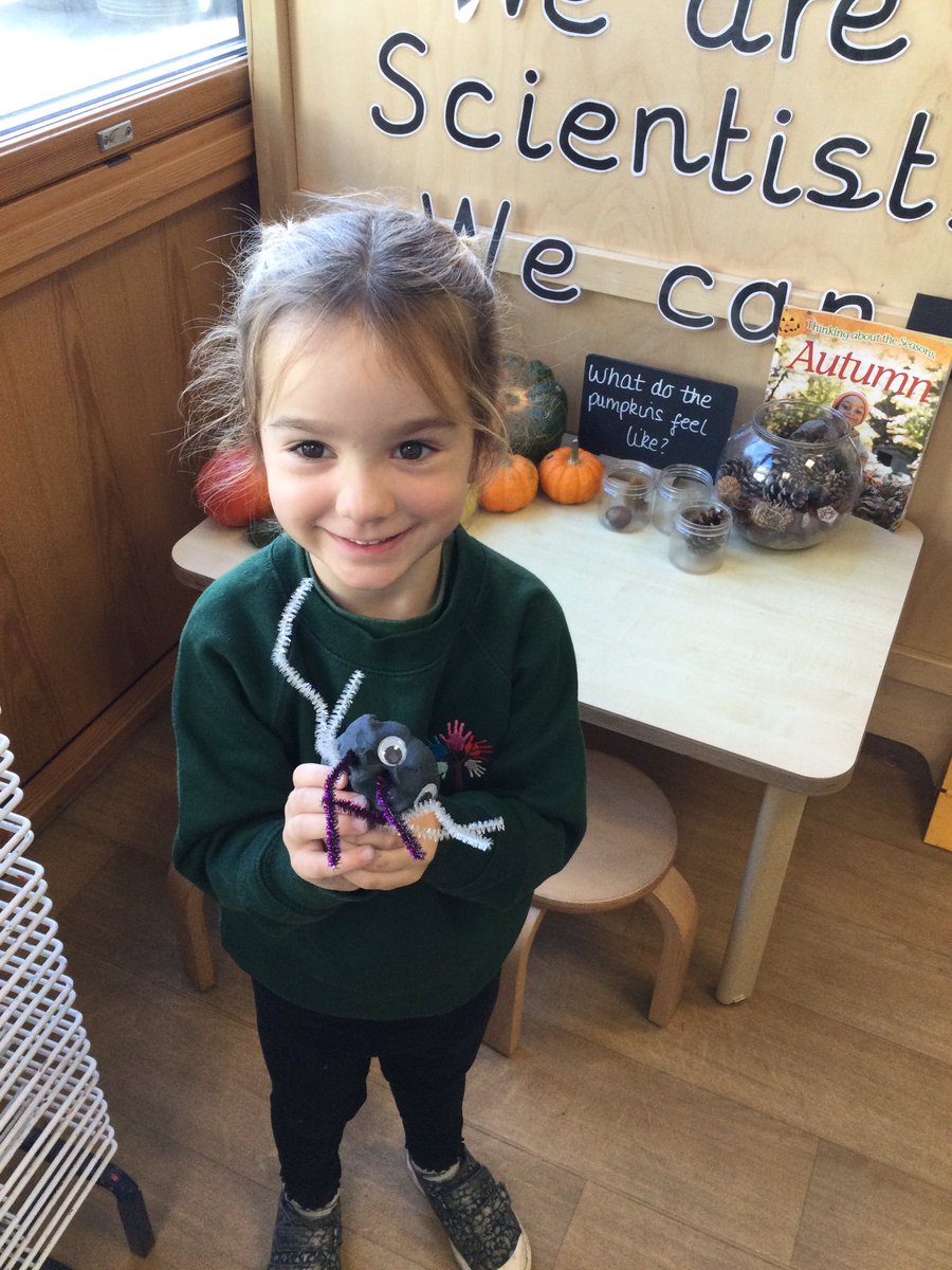 LittleForestNu2's tweet photo. Spooky activities have been happening in Little Forest this week. 🎃🕷🧙🕸 https://t.co/h63kidoLyD