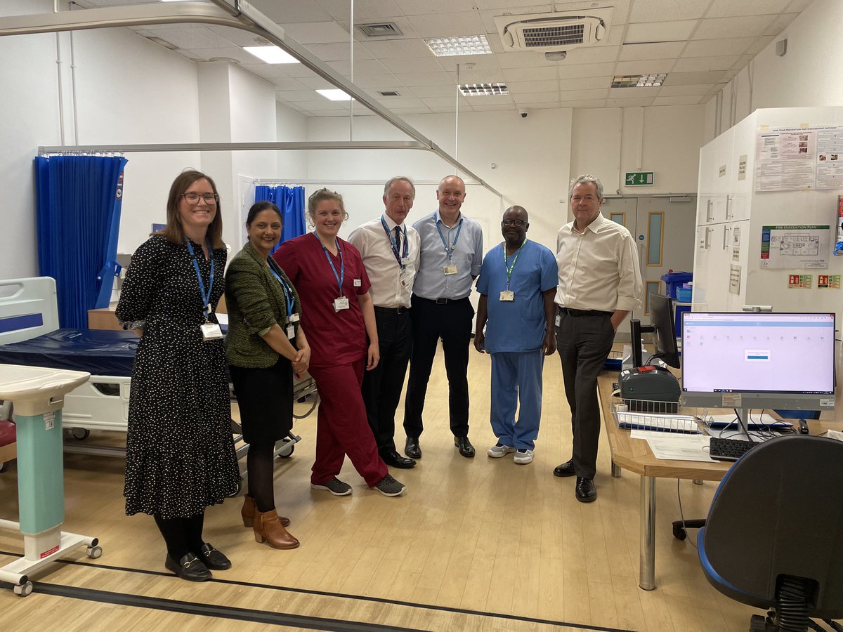 Great to showcase EOU at CXH to the executive team yesterday and talk through new pathways to support patients and patient flow #Teamwork #teamUEM @ImperialPeople @smurphy_nurse @JosutcliffeJo @MerlynMarsden