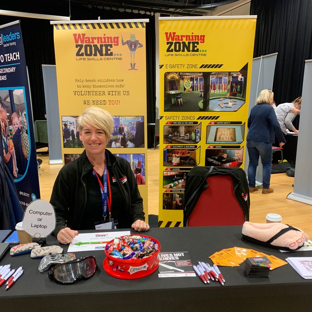 📢 All set up and ready for potential volunteers at #HLSPAVE - come and say hello! @dmucareersteam We're always looking for volunteers! For more info 👇 🌐 warningzone.org.uk/volunteer 📞 0116 2629739 📧 volunteer@warningzone.org.uk