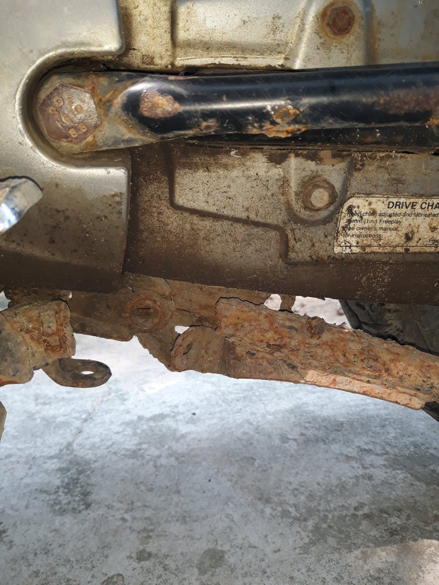 imAsh_N's tweet image. Sir/Madam, @Sanjibhero is available below model's #MainStand Which has locking system on it ?