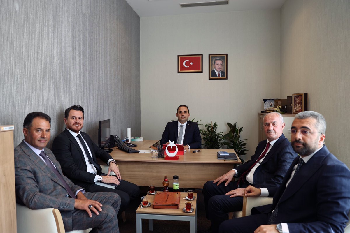 Belediye Başkanlarımızla birlikte kıymetli hemşehrimiz MKYK üyesi ve Genel Sekreter Yardımcısı Sn. Harun Çelik’i ziyaret ettik. @ismailssay <a href="/Salih_Akmann/">Salih Akman</a> <a href="/burhanvan/">Burhan İnan</a> <a href="/haruncelik1985/">Harun Çelik</a>