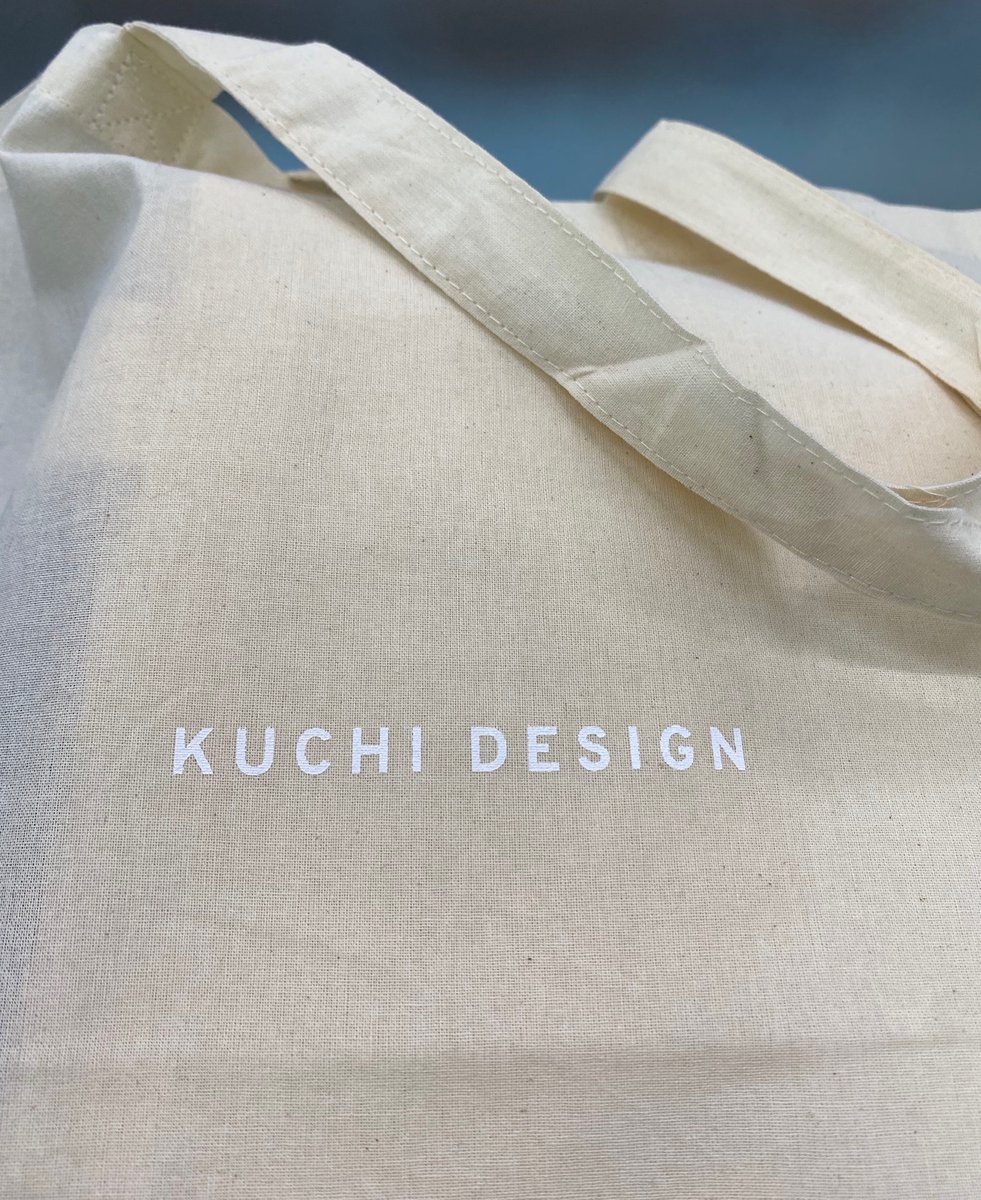 naomoto's tweet photo. 新宿伊勢丹メンズのKUCHI DESIGNポップアップストアに行って来た。

やっぱりこのスウェットかっこいいし、暖かいし、軽い！
じっくり試着して結局2本購入。💫

スウェット購入予定の方は是非。😉
ユニセックスでサイズも豊富。👏
アキさんも愛用。🐬
#KUCHIDESIGN
#新宿伊勢丹メンズ https://t.co/mYm3D0SLGk