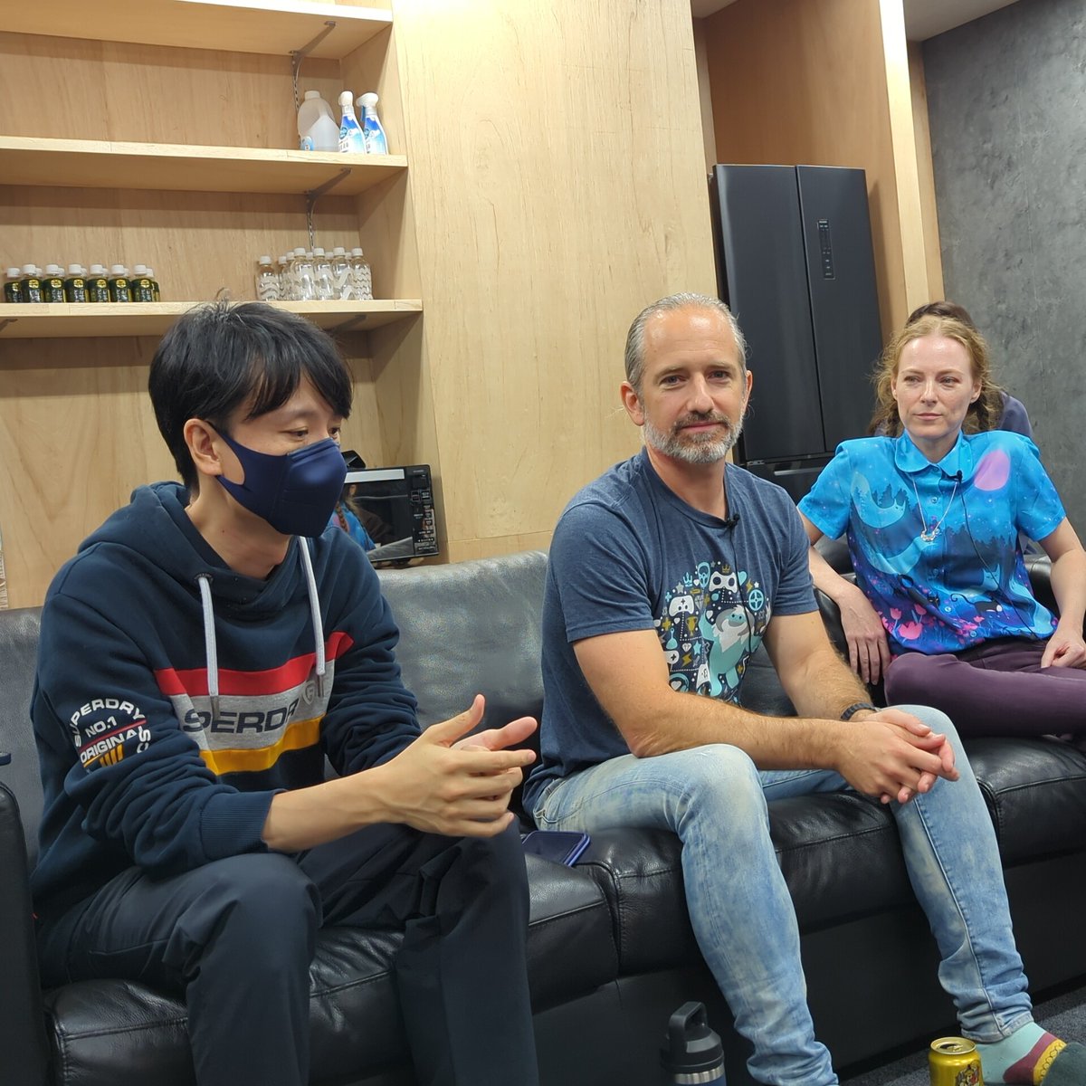 area35official's tweet photo. The insanely talented and sensational Seth Thompson and @jesdru here at @DEFCONZeroEN studios sharing leadership guidance, artistic journeys, and wisdom from experience. If you haven't heard, his current artistic home is with @prblyMONSTERS 

#gaming #artdirector #industry https://t.co/KBN51LQj3N