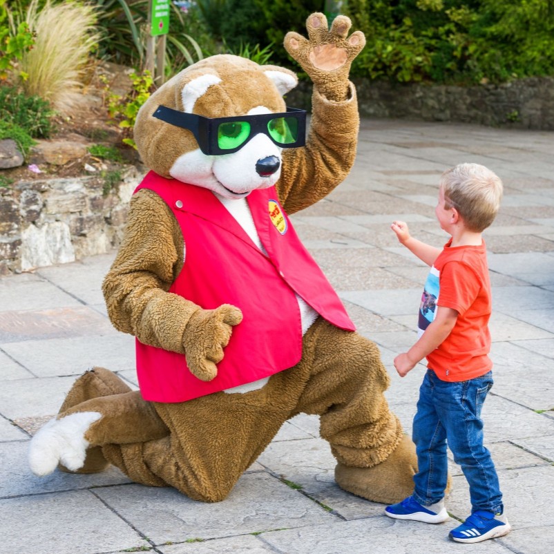 Thank you to everyone who’s visited Flambards this year and shown their support this season. 
We’d love to see your favourite photos from your visit! bit.ly/2HdwpSh