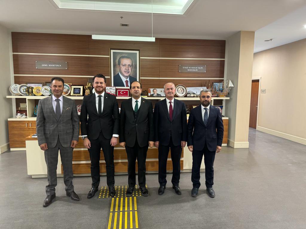Genel Merkez Siyasi ve Hukuk İşleri Başkan Yardımcılığına atanan Kıymetli Bakanımız Sn. Fatih Çiftçi’yi Belediye Başkanlarımızla birlikte ziyaret ettik. @ismailssay <a href="/Salih_Akmann/">Salih Akman</a> <a href="/burhanvan/">Burhan İnan</a> <a href="/Fatihciftcivan/">Fatih Çiftci</a>