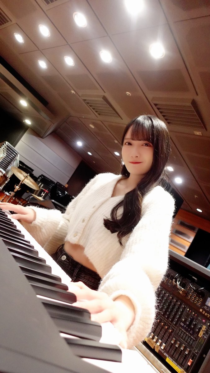 ノイステバンド4人目のメンバーは 【キーボード】… #鈴木瞳美 🎹 この