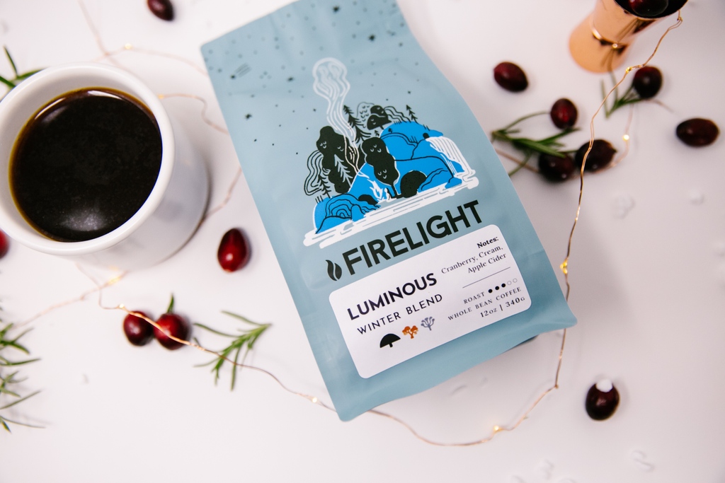 firelightcoffee's tweet photo. ✨ Luminous is here to brighten your Winter mornings! ❄️

Firelight's annual Winter blend is back to warm your mug and your heart. Featuring a blend of coffees from across the globe, this coffee will be a hit at your holiday gatherings and beyond.

https://t.co/s8XmuiVwRr https://t.co/5udgZgaRtk