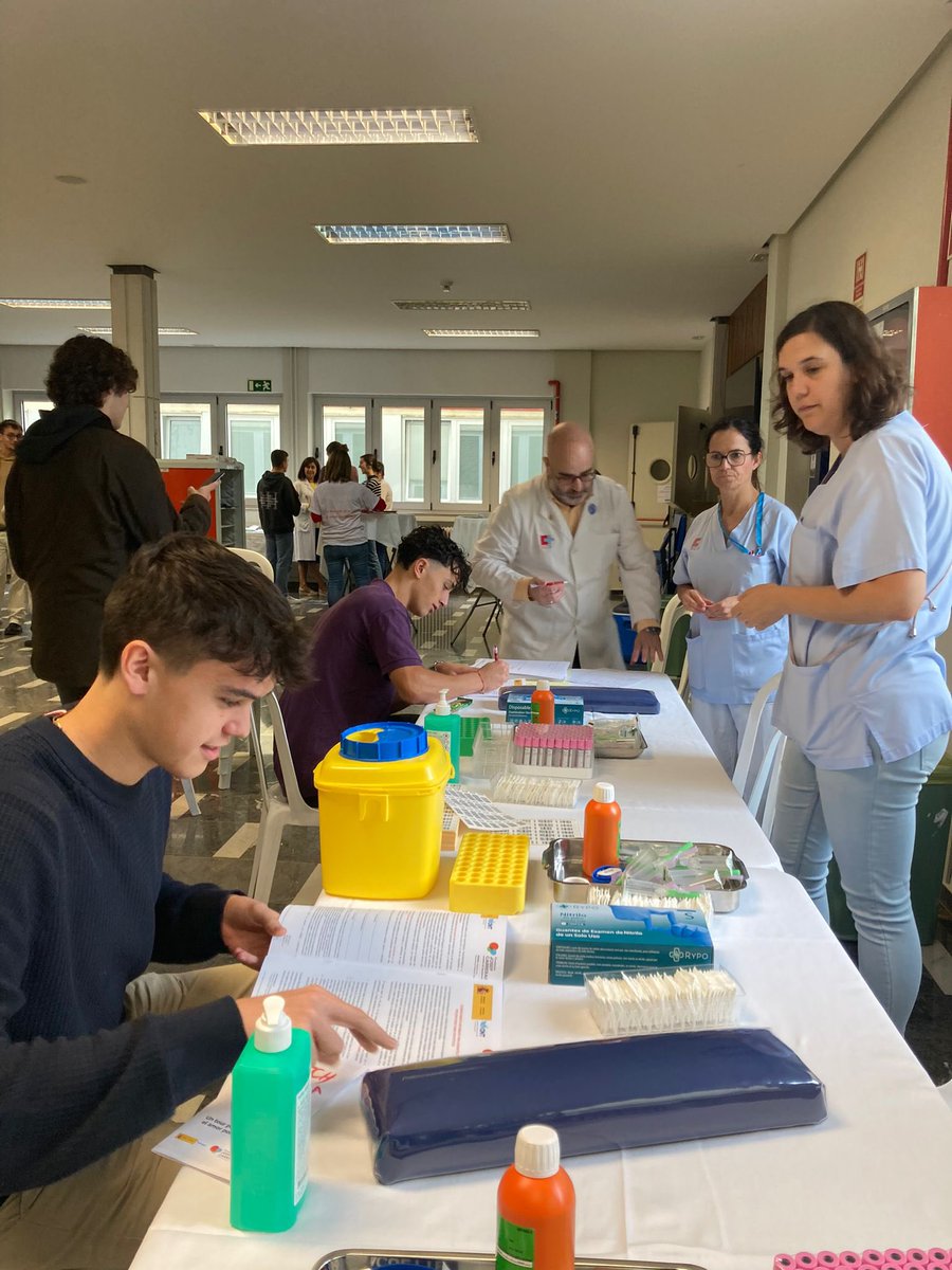 ONT_esp's tweet photo. 💖Ayer terminó el recorrido por España del #MatchTour, una ruta por la vida que ha sumado cientos de donantes
🙏Gracias pacientes, sanitarios,voluntarios y, sobre todo, DONANTES, con su gesto salvan vidas cada día
💖Gracias @fcarreras, nuestro copiloto
Seguimos, #donamedula https://t.co/oz7sqocHpL
