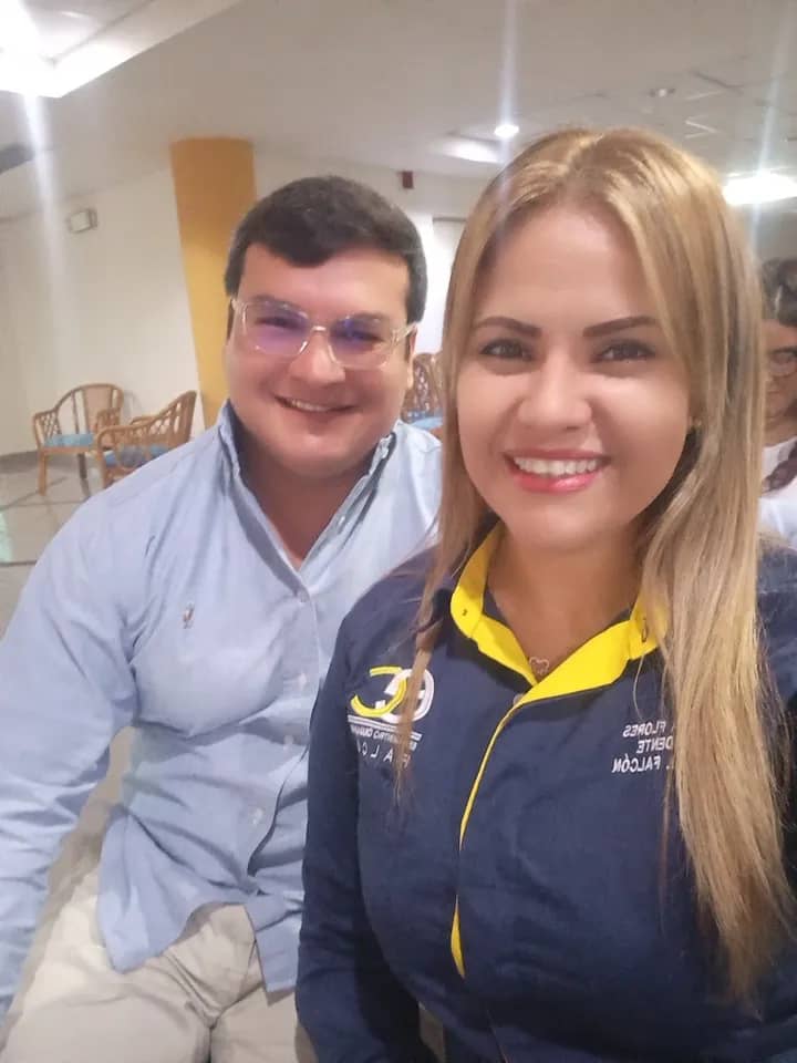 jesusricoad's tweet photo. #Coro|• Rueda de prensa @PUD_Falcon. 

Gracias @VanessaFlores_1 por tu trabajo estos meses dirigiendo la plataforma unitaria en el estado. Mis consideraciones y respeto.

Y éxitos para la nueva vocera Maria Bello @PartidoCOPEI_ .  Seguimos avanzando en unidad, hasta lograrlo. https://t.co/1QhFXXmdqq