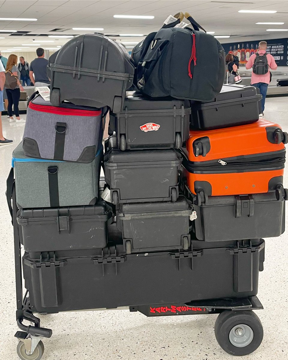Earlylightbalt's tweet photo. Traveling and storytelling go hand.  Recently, ELM skipped town for a week-long filming project in Nashville. Read about the experience on our blog:  https://t.co/svprRggSUK https://t.co/cqswV1Bo0c