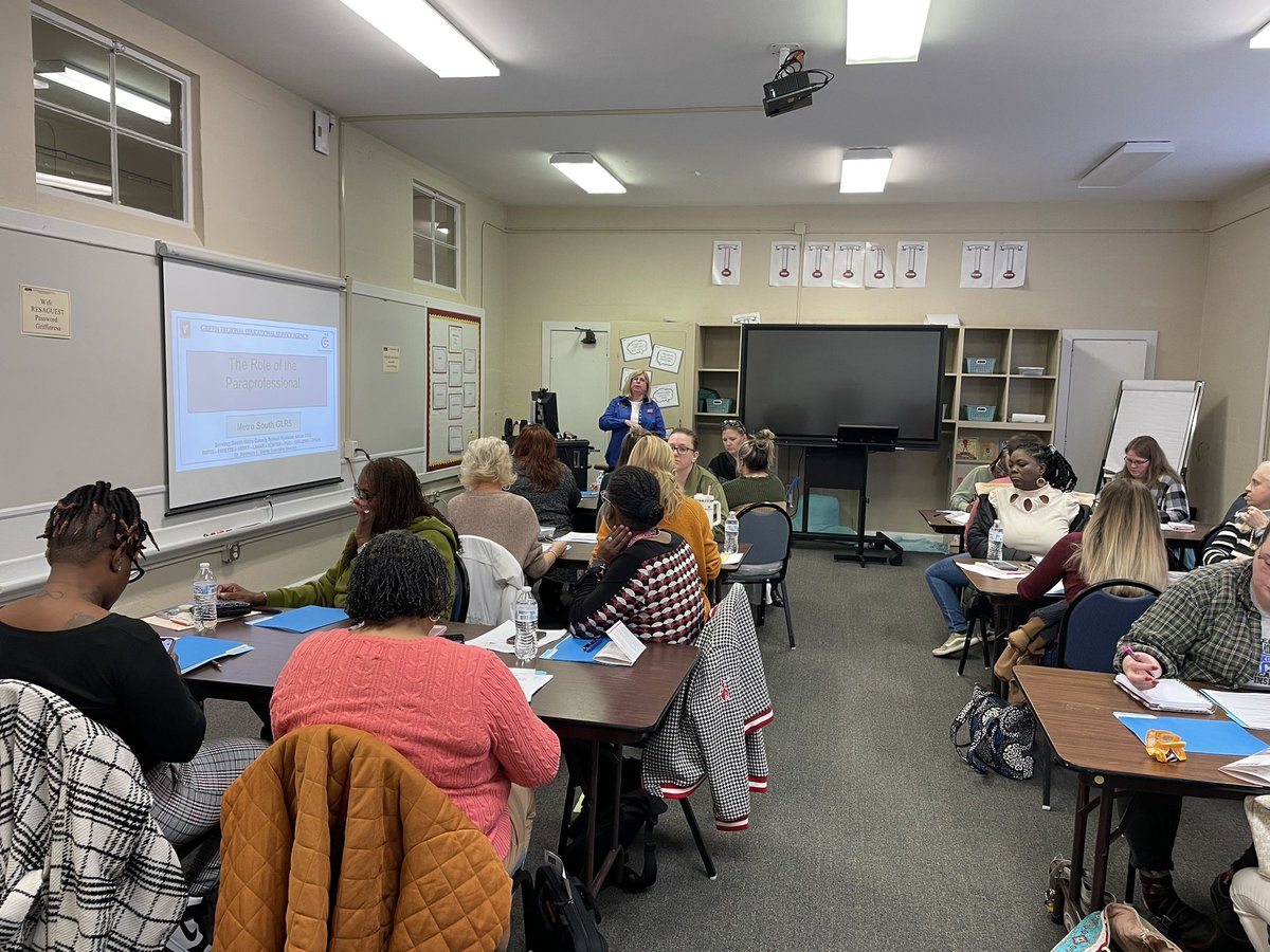 YEAH! Standing room only in MSGLRS SpecEd Specialists’ sessions on “Effective Communication for Problem Solving” & “The Role of the SpecEd Paraprofessional” during the 7th Annual Paraprofessional Conference @Griffin_RESA. #soarin24 #gresa @ShandraSupports @CNBH3 @Stephanie_Gordy