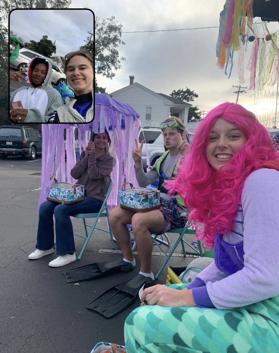 Alexis Longmire tweet media