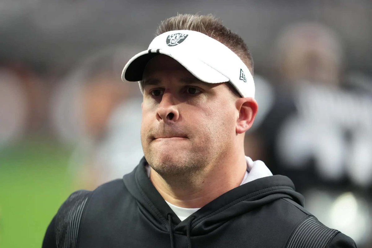 barstoolsports's tweet photo. Josh McDaniels Head Coaching tenure in the NFL 

Denver Broncos: 694 Days 

Indianapolis Colts: 8 Hours 22 minutes

Las Vegas Raiders: 639 Days https://t.co/LP5ogNH3qG