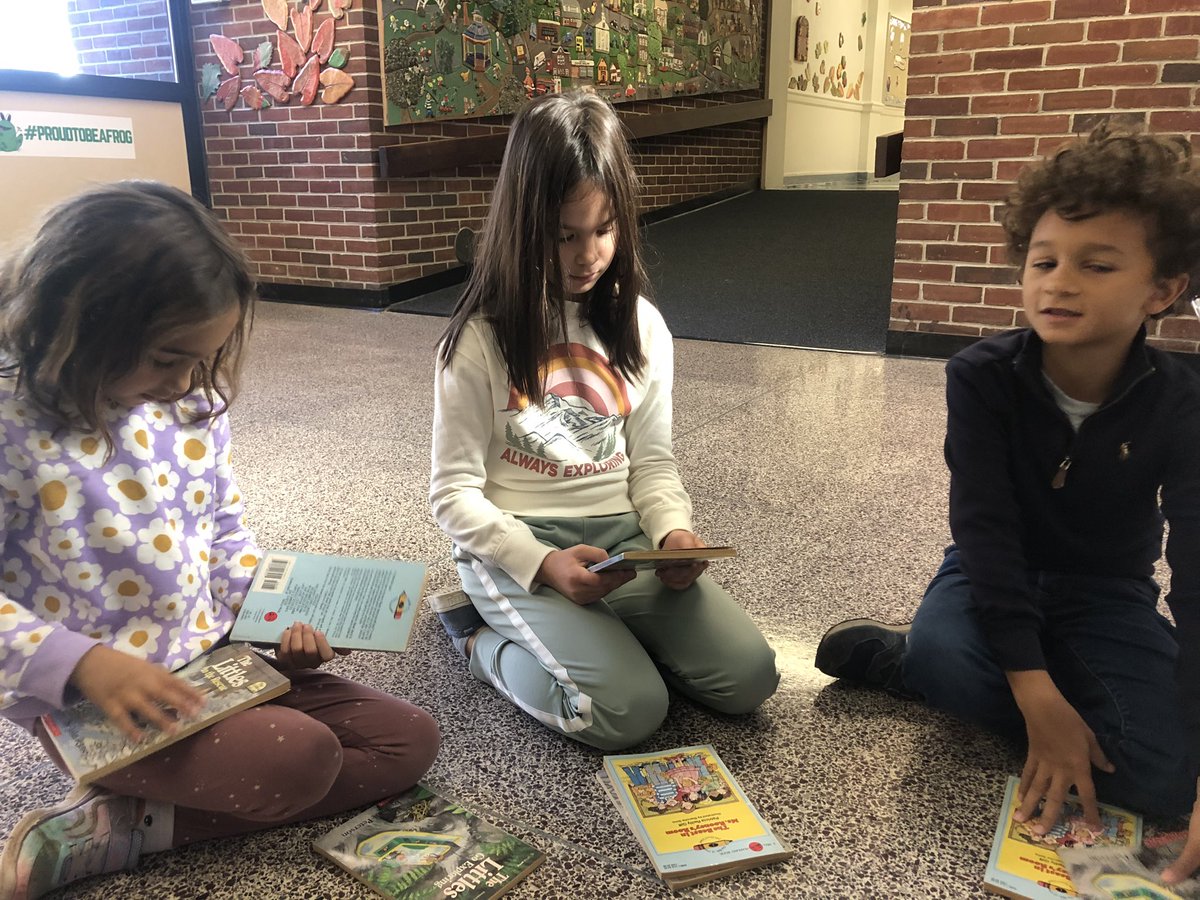 KymHarjes's tweet image. Kicking off Book Clubs in Grade 2 @HopewellES @MrDeLorenzom #SmallGroupInstruction #studentchoiceandvoice 📚