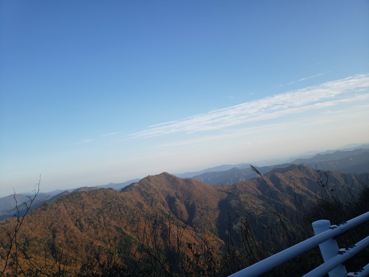 Ga011Ryo's tweet photo. 一度行ってみたかった場所にドライブがてら行ってきました！！
天気良し☆空気も良し☆最高⤴️⤴️
わからんけどエモい！笑
#UFOライン
#カローラツーリング https://t.co/HFg84Qk0q4